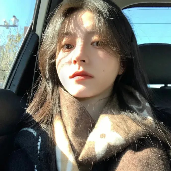 月亮在江边流淌